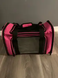 Soft sided pet carrier