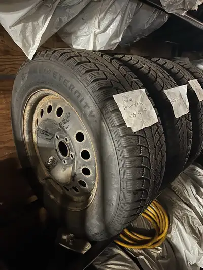235 65 r17 winter very good condition bolt pattern 5x108