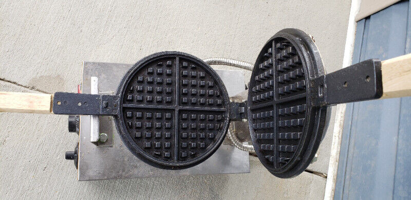 Commercial Elecrtic waffle maker Used ****  $250**, used for sale  