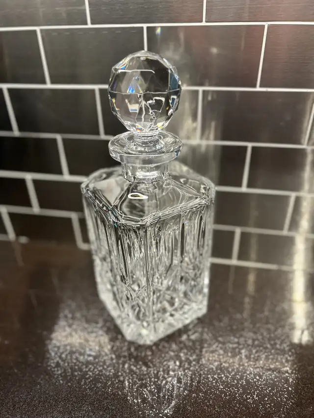 Crystal liquor decanter64959980537346122