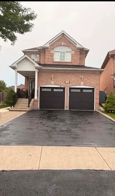 Very clean, new appliances. 2 bedrooms, 1 bathroom, open concept kitchen and living area. Shared lau...