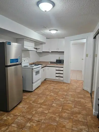 2BR   1WR Basement for Lease in Mississauga
