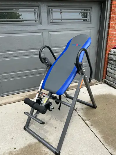 Soild table in excellent shape $160 OBO only used a few times