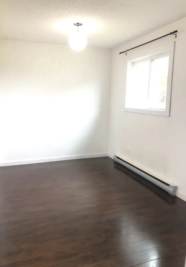 3 Beds 1 Bath Townhouse in Long Term Rentals in Burns Lake - Image 4