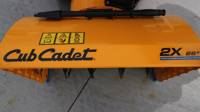 Cub Cadet Snowblower 26 Inch in Snowblowers in St. Catharines - Image 2