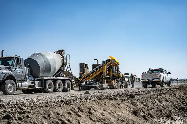 CONCRETE  FEED BUNKS - SLIP FORMED in Other in Lethbridge - Image 6