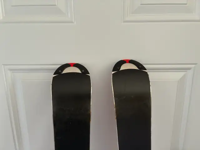 Rossignol skis in Ski in Kawartha Lakes - Image 5
