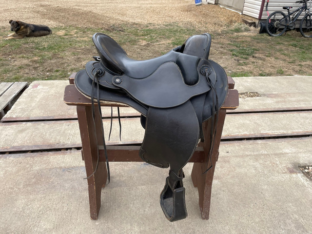 Orthoflex Caliente Saddle in Equestrian & Livestock Accessories in Edmonton - Image 3