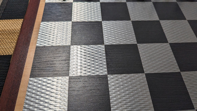 01-Magnifique  jeu   d'échecs. dans Jouets et jeux  à Laval/Rive Nord - Image 3
