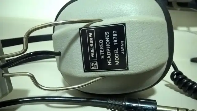 Vintage Sears Stereo Headphones - Model # 19787 in Arts & Collectibles in Oshawa / Durham Region - Image 5