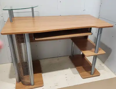 Computer table in okay condition, some scratches but everything is functional as it should