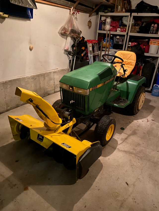 John Deere  285 lawn tractor  dans Équipement agricole  à Région de Markham/York