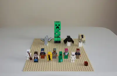 One large Creeper, 7 figures, 2 skeletons and 3 animals (hogling, spider and whale). Also included b...