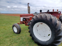 $7900 Hydrostatic Tractor International 574 (automatic)!