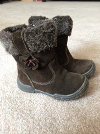 Girls brown toddler boots, size 7