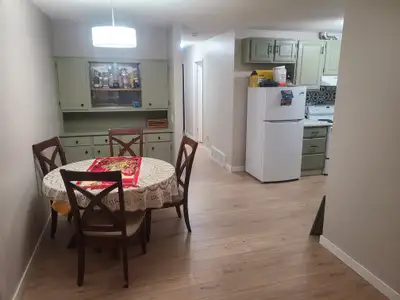 Seeking long term roommate for college student