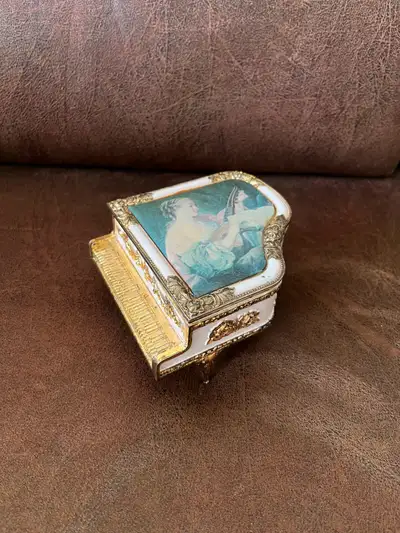 Windup Music Box - Jewellery Box