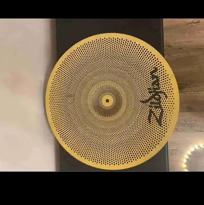 Selling an 18" Zildjian Crash Ride Cymbal from their L80 Low Volume lineup. They are 80% quieter acc...