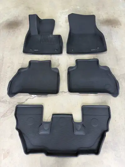 I am selling a full set of custom fit winter mats for. BMW X7. They are made by 3D Maxpider and fit...
