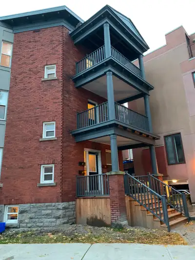 Downtown - Two Bedroom - Golden Triangle