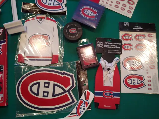 canadiens montreal fan club sticker rondelle puck fanion hockey in Arts & Collectibles in Laurentides - Image 4
