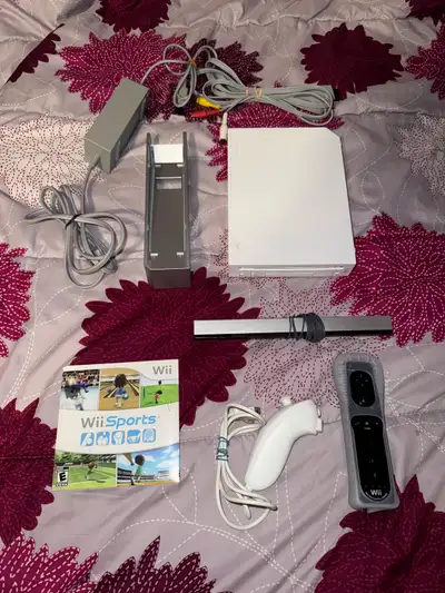 Nintendo Wii bundle with Wii sports!, View more