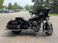 2011 Harley Davidson Electra Glide Classic - Fully Loaded!