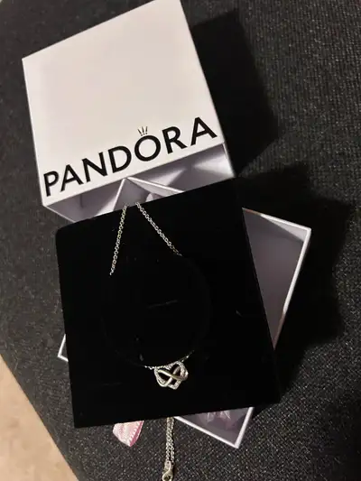 EUC sterling silver Pandora sparkling infinity heart collier necklace - barely worn, like new (retai...