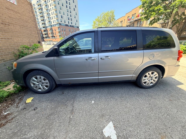 Dodge caravan 2014 sxt — photo 3