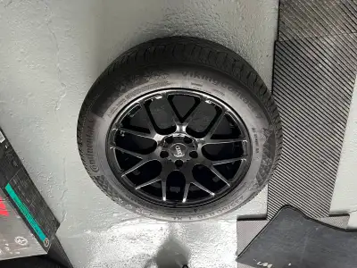 4 mags MORETTI 18 x 8.0 / 5 x 112 / Offset : 21 / Moyeu 66.5 Cela allait parfaitement pour Aussi S5...