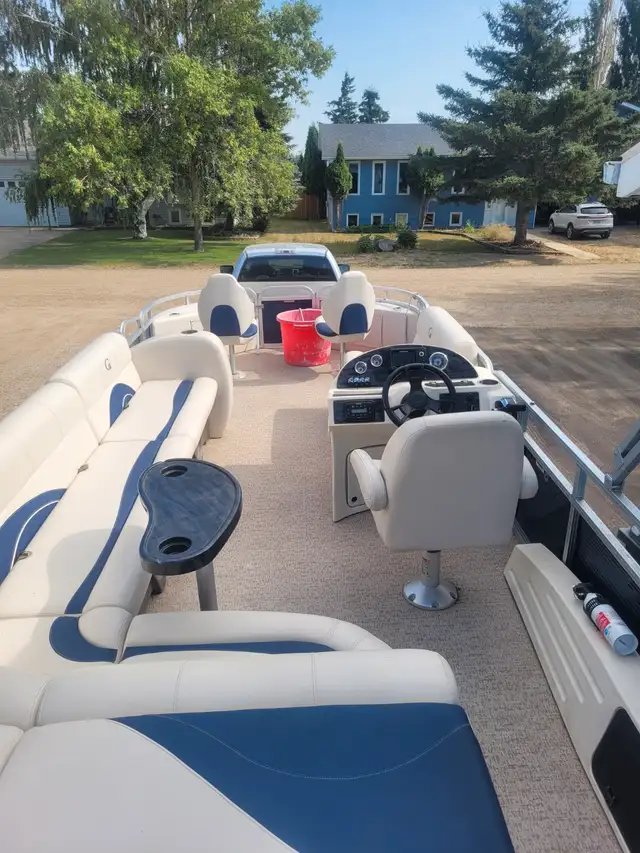 2020 GRAND ISLAND 24' TRITOON in Powerboats & Motorboats in Saskatoon - Image 4