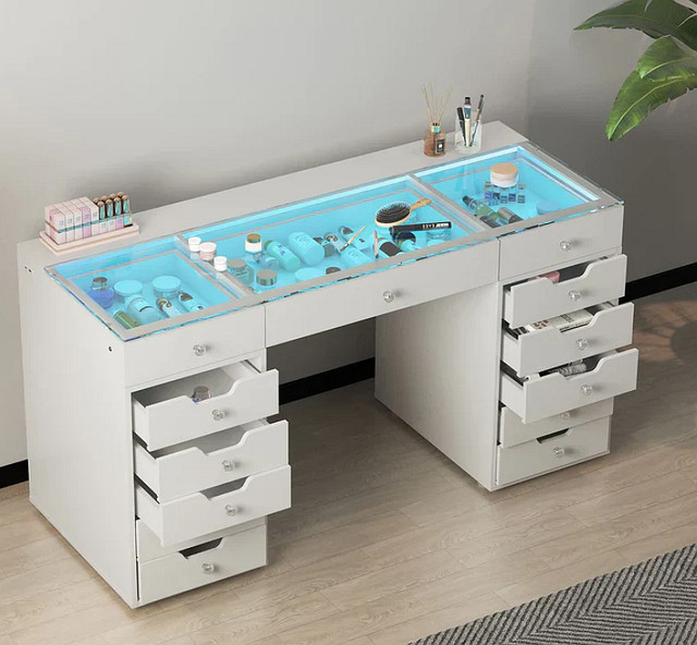 Bedroom vanity with led lights / Vanity Mirrors / Vanity Drawers in Dressers & Wardrobes in City of Toronto - Image 4