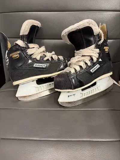 Vintage Bauer Supreme Youth Hockey Skates - Size Y1 (with TUUK H, View more
