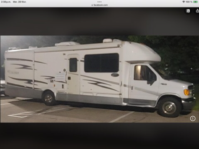 2005 Motorisé Bt cruiser 31 Pieds en excellente condition très propre avec seulement 61 000 kilomètr...