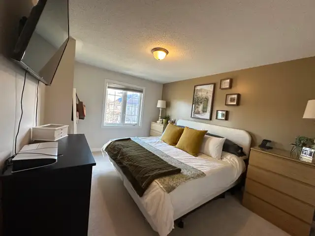 Cozy 2 bedroom/2.5 bathroom townhouse, available Jan. 1st, 2027
