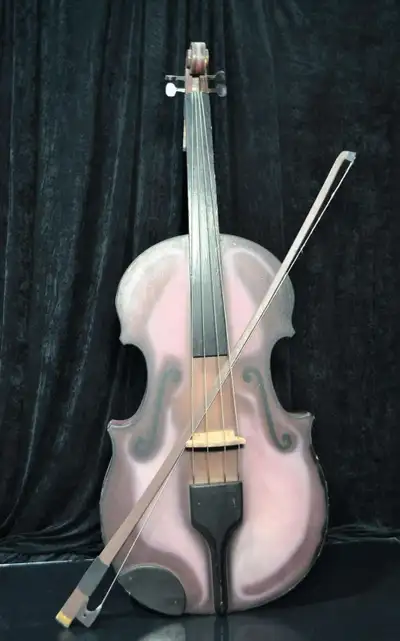 Violon 3D pour décor 3′-4 "L X 8′-3 "H