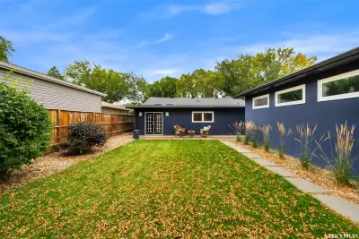 This is an amazing property! A beautiful new extension to the home. It features skylights in the kit...