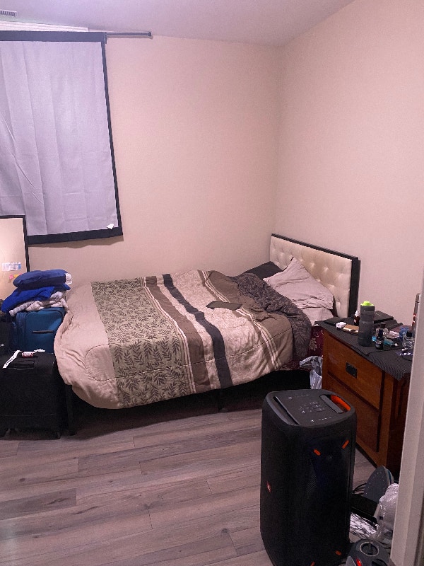 One room for rent Room Rentals & Roommates City of Toronto Kijiji