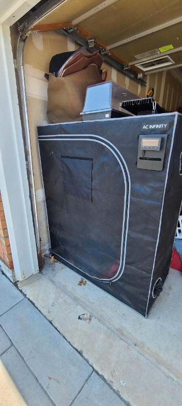 Ac Infinity Cannabis Grow Tent w/fans/fan controller and duct in Outdoor Tools & Storage in City of Toronto