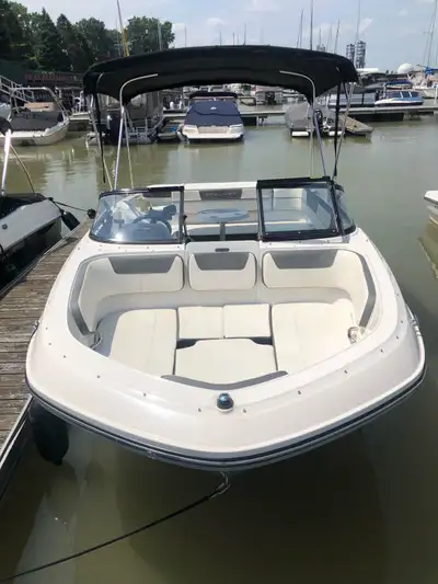 Bayliner vr5 2018 20.4 Pieds Garantie full Mercury (moteur transmission pied ) jusqu’au 19 juillet 2...