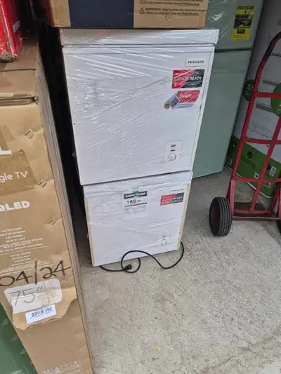 Frigidaire 18.5 in. 2.1 cu ft. White Garage Ready Convertible, View more