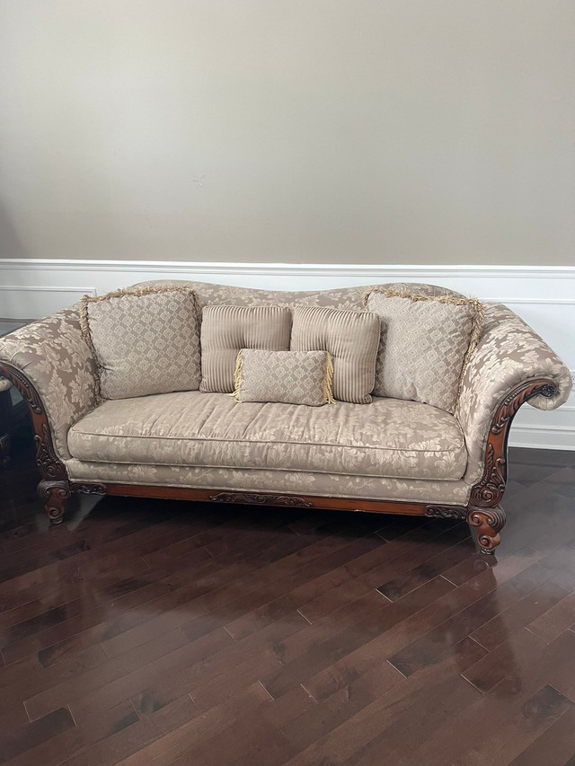Sofa Set 3 piece  in Couches & Futons in Mississauga / Peel Region - Image 4