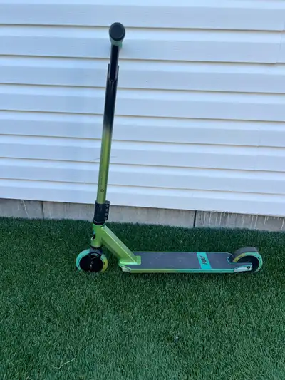Trottinette Pivot à vendre Négociable