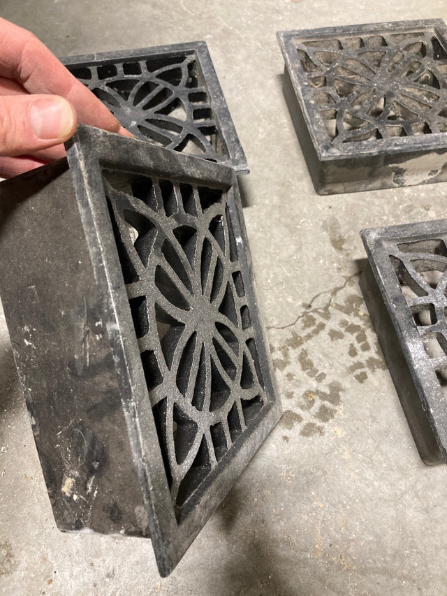4 vintage cast iron vent grilles in Heating, Cooling & Air in Guelph
