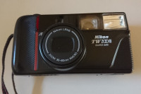 Vintage Nikon TW Zoom Quartz Date 35mm Compact Camera