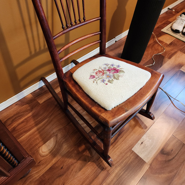 Beautiful Antique Needlepoint Nursing Rocking Chair in Chairs & Recliners in Edmonton - Image 2