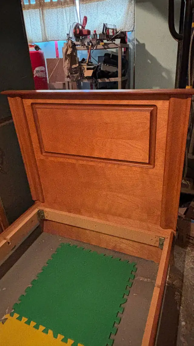 Lit simple en bois in Beds & Mattresses in Longueuil / South Shore - Image 4