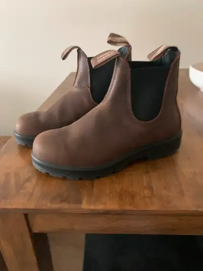 Antique Brown Size 4 UK Size 7 Women’s US * only worn twice-brand new*