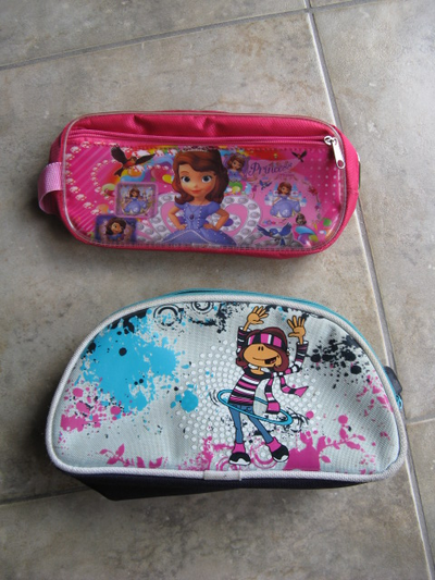 Set of 2 pencil cases and 1 box of 24 new coloring pencils Back to school! One double compartment Lo...