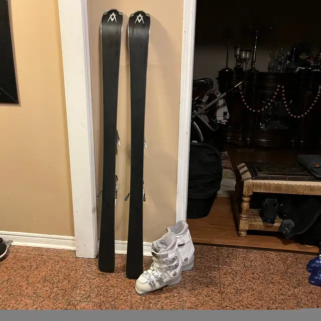 159 Volki  ski with boots boots .  in Ski in Markham / York Region - Image 7